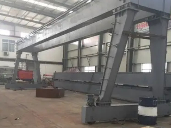 船用門(mén)式艙蓋吊如何確保貨物在運(yùn)輸過(guò)程中的穩(wěn)定性？